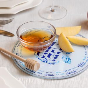 כלי לדבש לראש השנה - מעוטר בברכות ואיחולים בגוונים כחולים