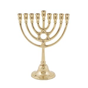חנוכייה קלאסית מנחושת עם מגן דוד - 22 ס"מ